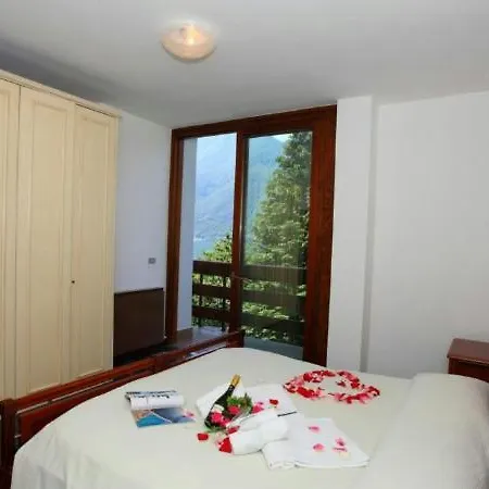 Sleeps 8 Pool Villa Nesso