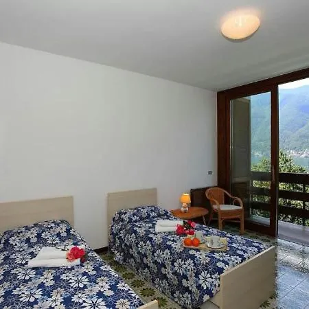 Sleeps 8 Pool Villa Nesso
