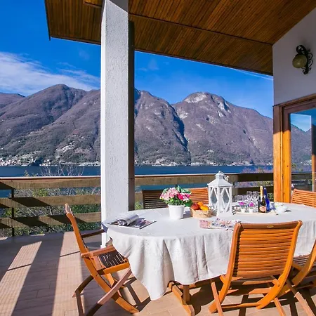 Sleeps 8 Pool Villa Nesso