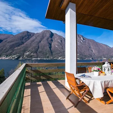 Sleeps 8 Pool Villa Nesso