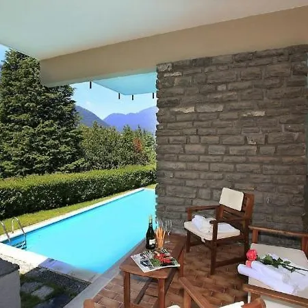 Sleeps 8 Pool Villa